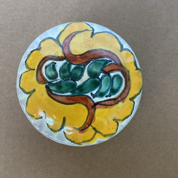 Ceramic Made in Mexico Souvenir hand painted trinket dish with lid - Picture 4 of 10